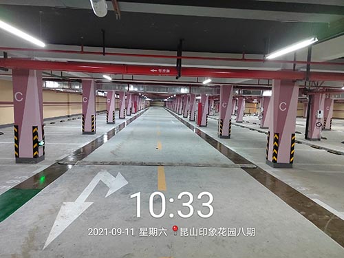 蘇州學(xué)校道路劃線交通劃線的服務(wù)哪里好？找飛揚(yáng)市政道路劃線隊(duì)。