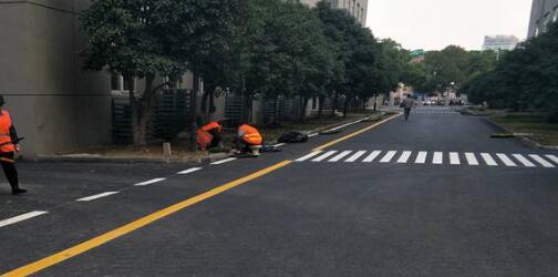 蘇州醫(yī)院道路劃線標準？提高行車安全