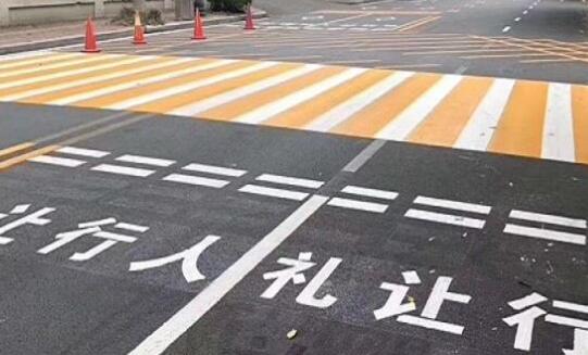 廠區(qū)停車位劃線施工找哪家？專業(yè)團隊為您排憂解難