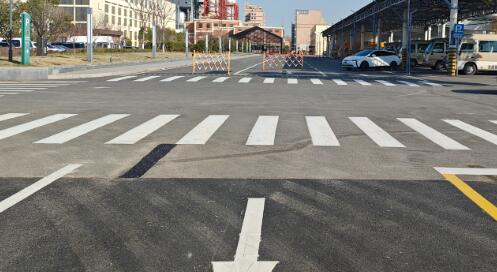 蘇州商業(yè)廣場地面劃線專家，包工包料打造智慧化通行空間